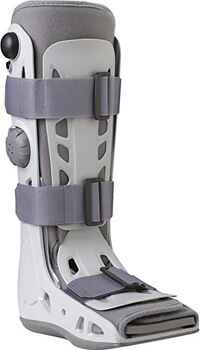 1. Aircast AirSelect Walker Brace/Walking Boot